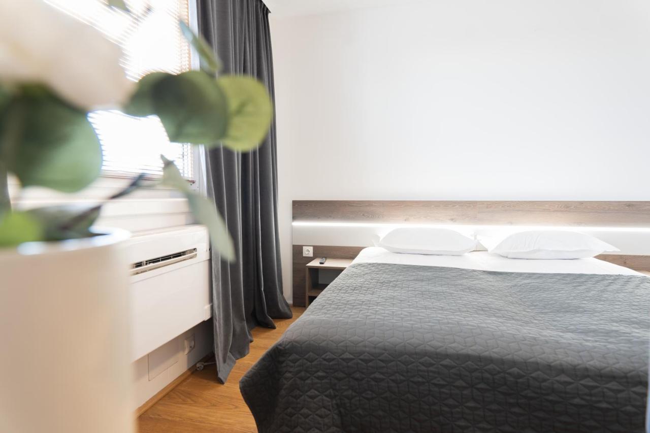 וינה Hotel Triester מראה חיצוני תמונה